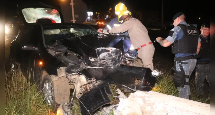 Acidente aconteceu na madrugada deste sábado (06) 