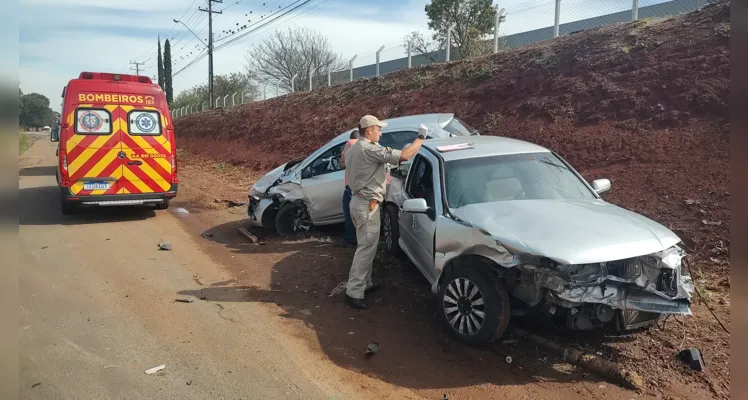 Colisão foi entre os motoristas de um Volkswagen Gol e um Chevrolet Joy