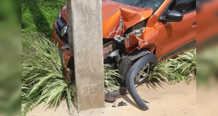 O acidente aconteceu em frente ao Hospital Vicentino, na esquina da rua Doralício Correia