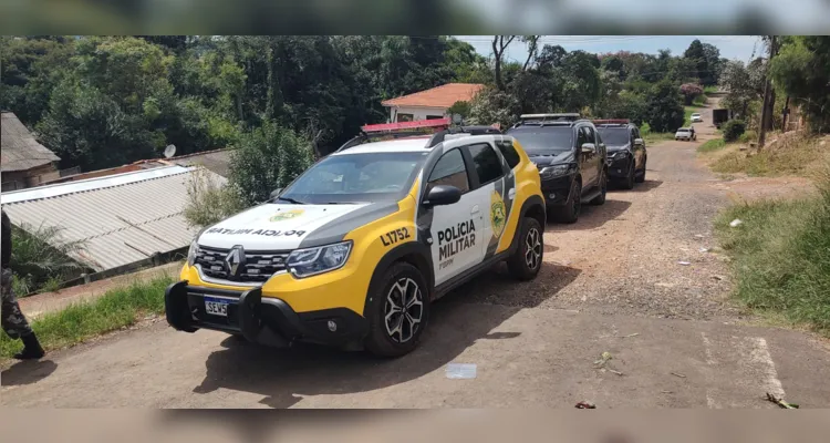 O veículo roubado foi recuperado e os órgãos competentes foram acionados.