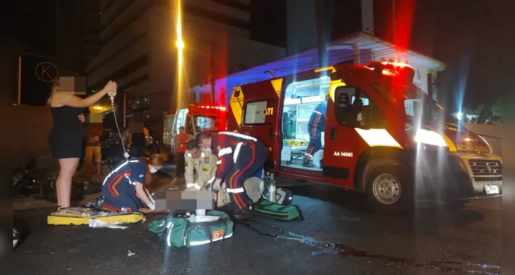 Até o momento a vítima não foi identificada; a motocicleta possui placas de São José dos Pinhais. 