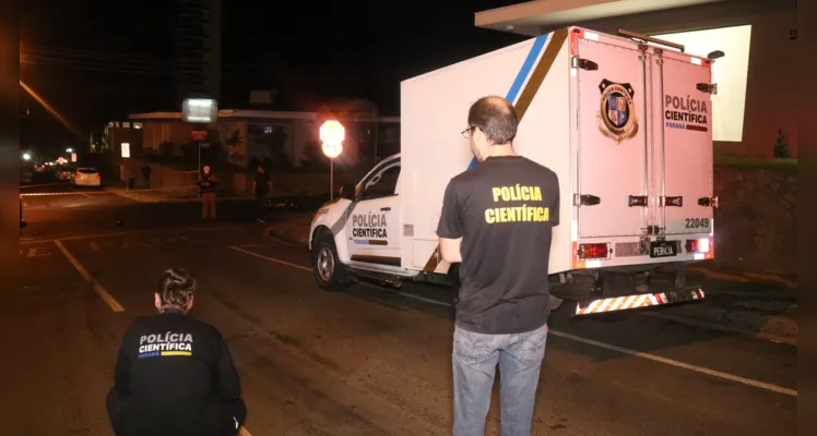 Até o momento a vítima não foi identificada; a motocicleta possui placas de São José dos Pinhais. 