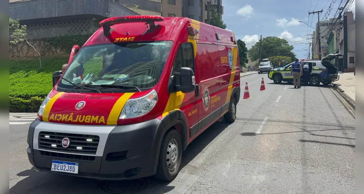 A mulher teve ferimentos leves e foi atendida pela equipe do Siate