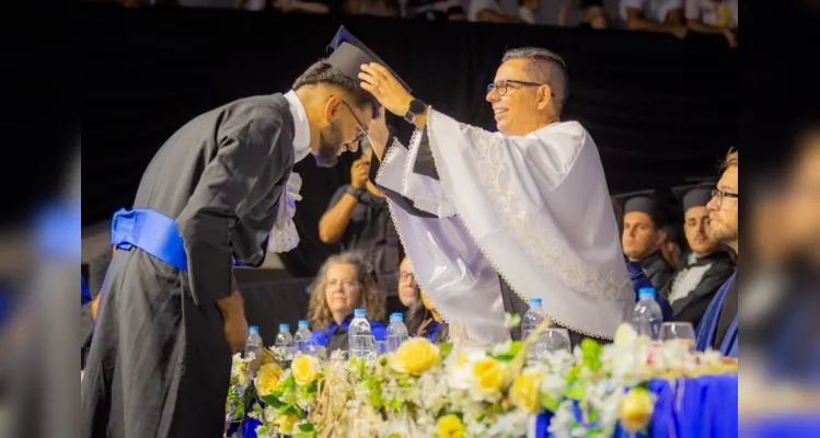 UEPG gradua 888 alunos em formaturas institucionais