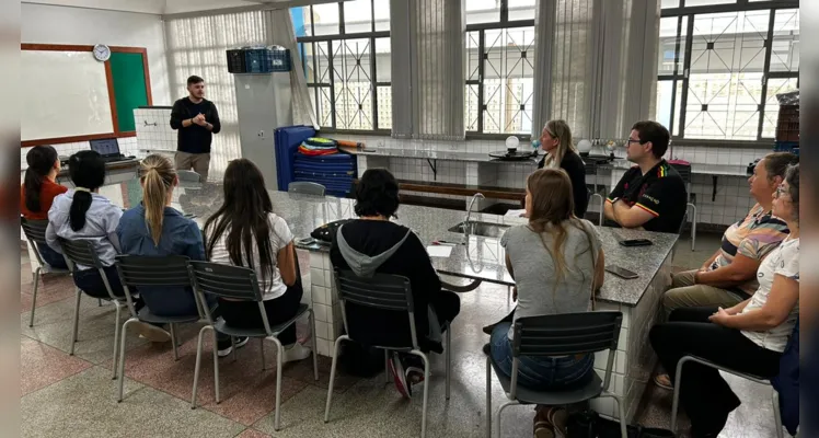 A oficina presencial, contou com a presença de professores, diretores e equipe de Educação do município