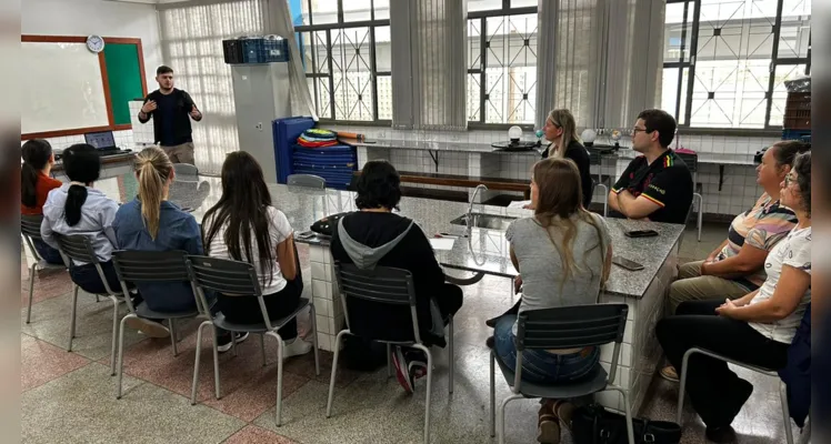 A oficina presencial, contou com a presença de professores, diretores e equipe de Educação do município