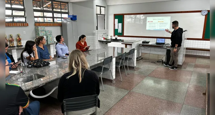 A oficina presencial, contou com a presença de professores, diretores e equipe de Educação do município