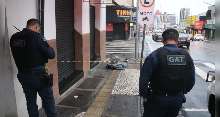 Homem é morto a facadas na 'Balduíno Taques' em PG