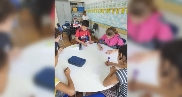 Fotos mostram ampla e valorosa ação dos alunos com as mulheres.