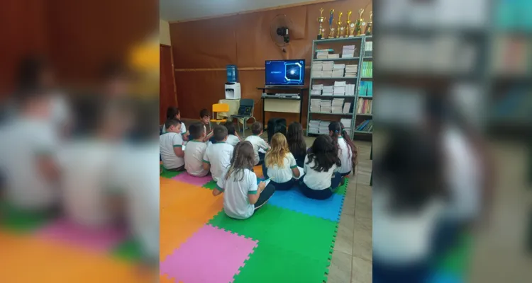 Trabalho em sala, aula do Vamos Ler e registros em casa foram amplamente explorados pelos alunos.