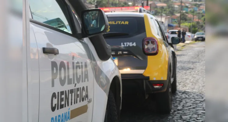 A Polícia Militar, Polícia Civil e Polícia Científica estiveram no local e o corpo foi encaminhado para o Instituto Médico Legal (IML)