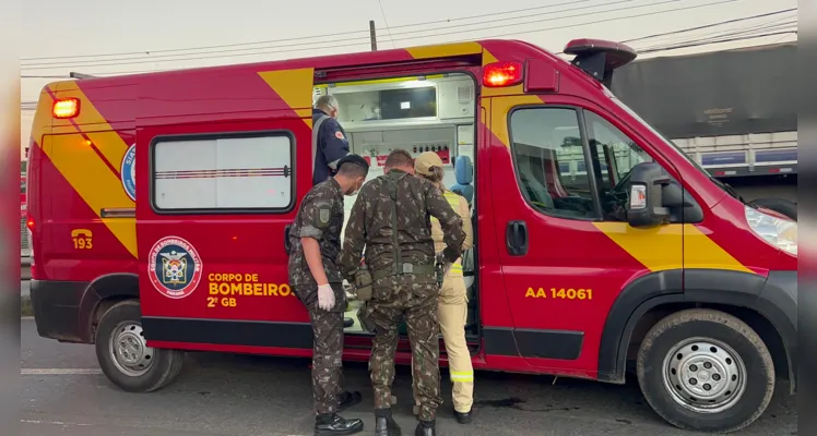 Equipes seguem no local prestando atendimento médico
