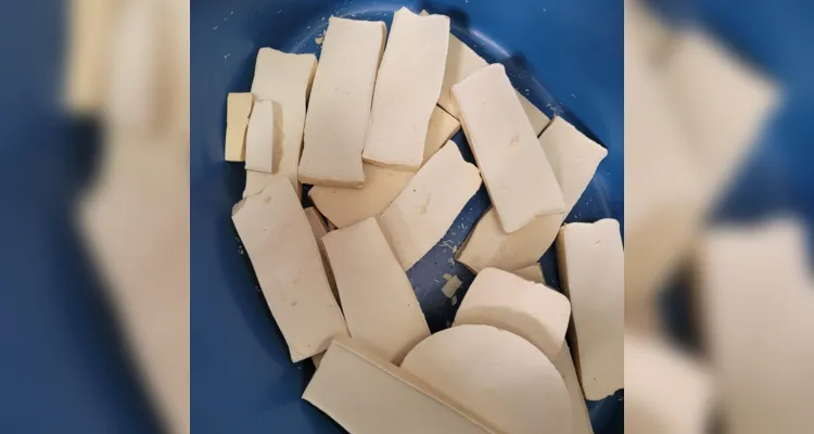 Após compreenderam o conteúdo teórico, os alunos se engajaram na produção de sabão sustentável.