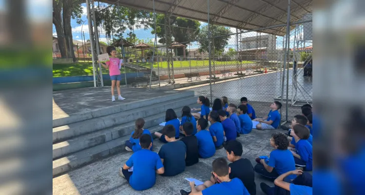 Com a prática do teatro, os alunos puderam explorar sua criatividade.