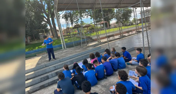 Com a prática do teatro, os alunos puderam explorar sua criatividade.