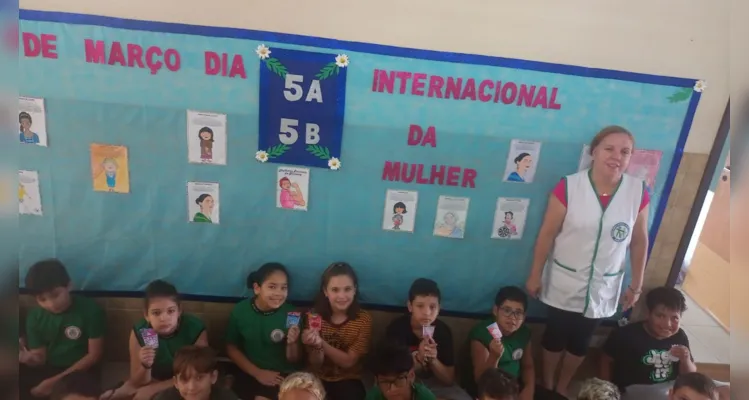 Ações dentro e fora da sala de aula contribuíram com homenagens.