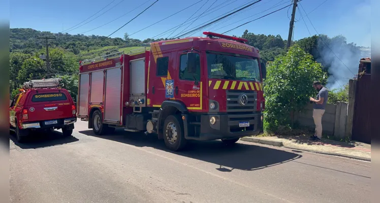 Incêndio em casa de madeira mobiliza Bombeiros em PG