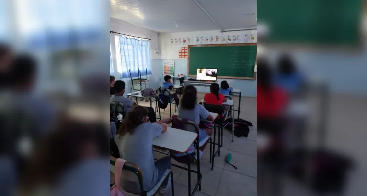 Os alunos tiveram o auxílio da videoaula do projeto Vamos Ler e demais conteúdos em vídeo.