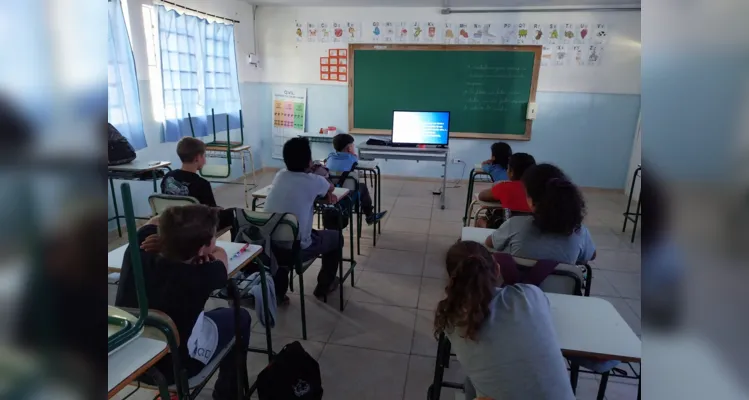 Os alunos tiveram o auxílio da videoaula do projeto Vamos Ler e demais conteúdos em vídeo.