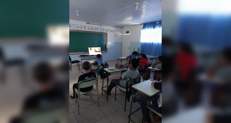Os alunos tiveram o auxílio da videoaula do projeto Vamos Ler e demais conteúdos em vídeo.