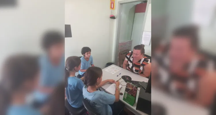 Parte da proposta realizada em sala de aula envolveu a realização de entrevista com funcionárias da escola.