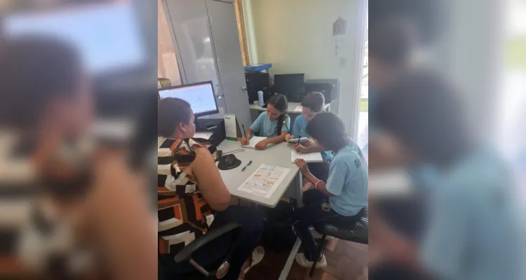 Parte da proposta realizada em sala de aula envolveu a realização de entrevista com funcionárias da escola.