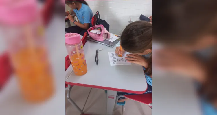 Em sala de aula, os alunos trabalharam com diversos gêneros textuais.