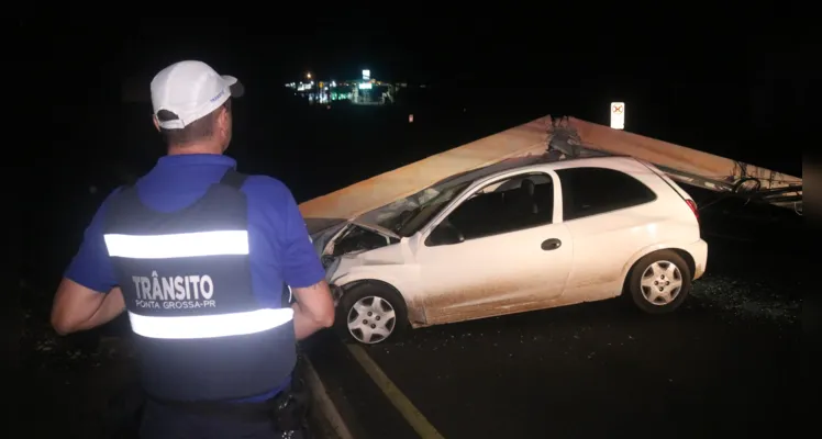 Colisão foi no trecho entre o Hotel Vila Velha e o acesso ao Jardim América