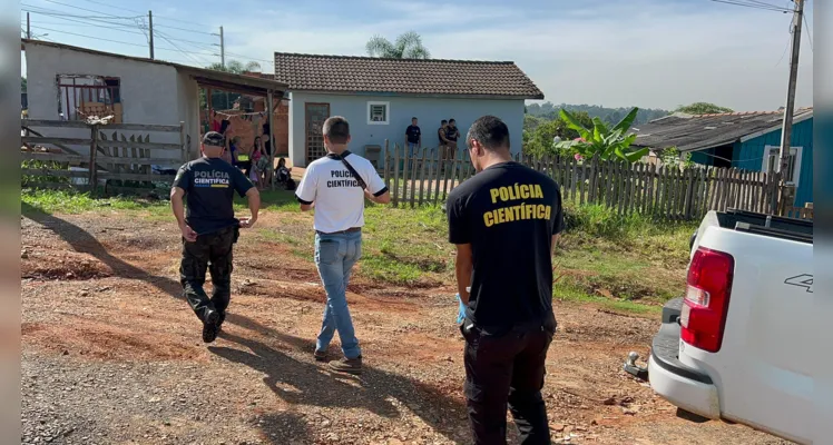 Idoso é encontrado morto em terreno de casa no 'Gralha Azul'