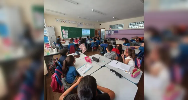 Com um espaço aberto ao diálogo, as turmas puderam interagir e se aprofundar na proposta da aula.