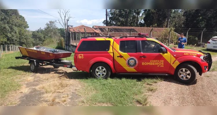 Até o momento a arma não foi localizada. As equipes devem retornar a tarde para continuar a procura. 