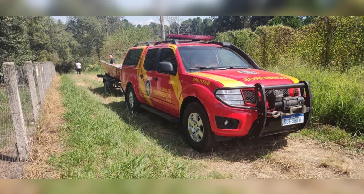 Até o momento a arma não foi localizada. As equipes devem retornar a tarde para continuar a procura. 