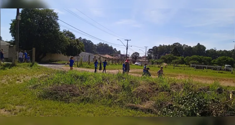 Após entender um pouco mais sobre a doença e a gravidade da atual situação enfrentada no país, os alunos resolveram se engajar na erradicação de focos de transmissão.