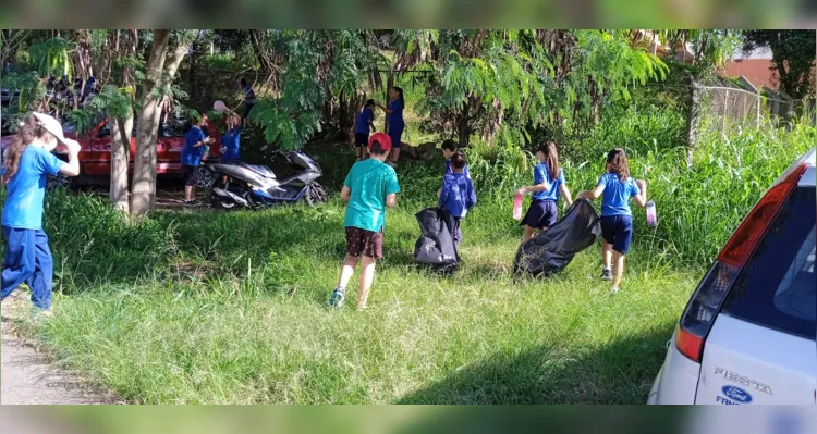 Após entender um pouco mais sobre a doença e a gravidade da atual situação enfrentada no país, os alunos resolveram se engajar na erradicação de focos de transmissão.