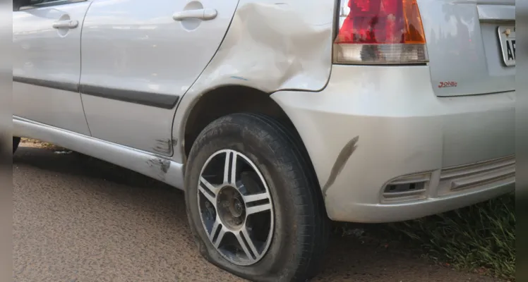 A condutora do carro não sofreu ferimentos.  