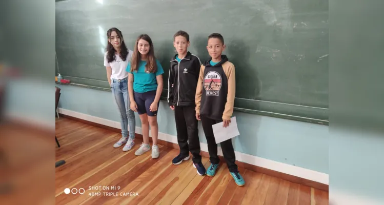 Os alunos também confeccionaram marca páginas e realizaram conversas sobre o tema estudado.