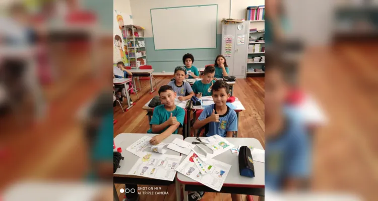 Os alunos também confeccionaram marca páginas e realizaram conversas sobre o tema estudado.