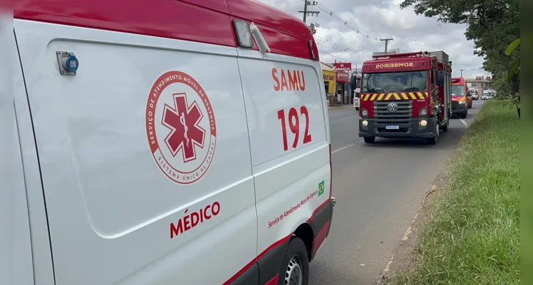 As ambulâncias prestaram atendimento à criança, que teve um corte na testa, e à mulher, mas as vítimas assinaram termo de recusa de encaminhamento à casa hospitalar.