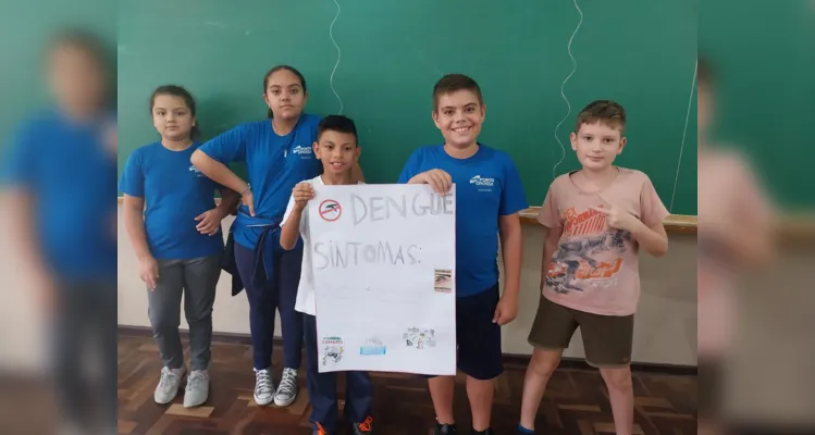 Além dos estudos teóricos, a turma realizou uma série de dinâmicas práticas. Participando efetivamente do combate à doença.