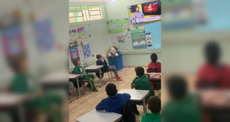 A videoaula do Vamos Ler sobre a dengue também fez parte dos estudos da turma.