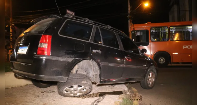 Colisão foi na esquina com a rua Xavier da Silva