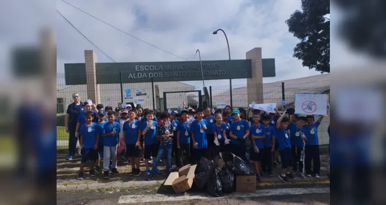 Com a transmissão de informações sobre a dengue e eliminação de possíveis focos da doença, a turma realizou um amplo trabalho.