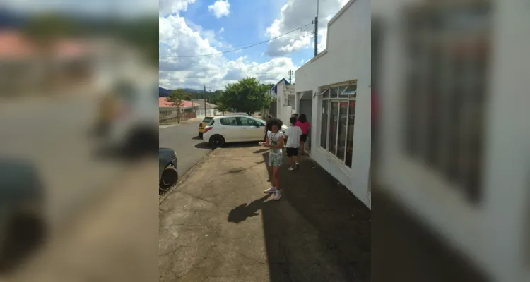 Trabalho em sala, nos arredores da escola e no bairro movimentaram estudantes.