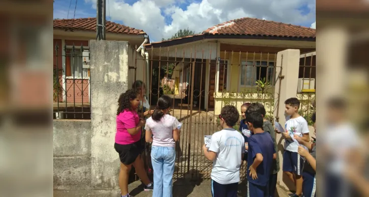 Trabalho em sala, nos arredores da escola e no bairro movimentaram estudantes.