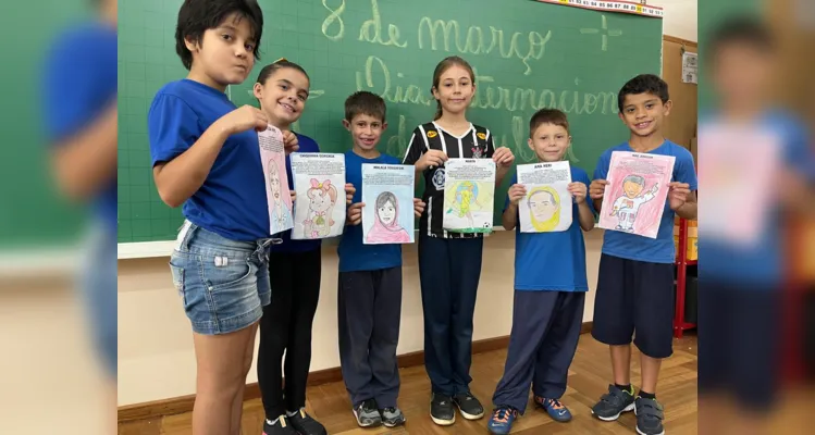 Parte dos trabalhos desenvolvidos pela turma envolveram pesquisas sobre grandes figuras femininas ao longo da história.