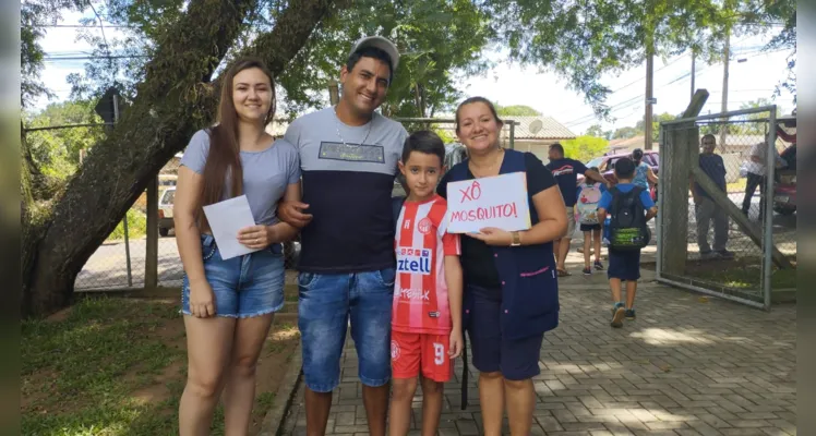 A proposta envolveu estudos e pesquisas, confecção de cartazes e panfletos e conscientização da comunidade.