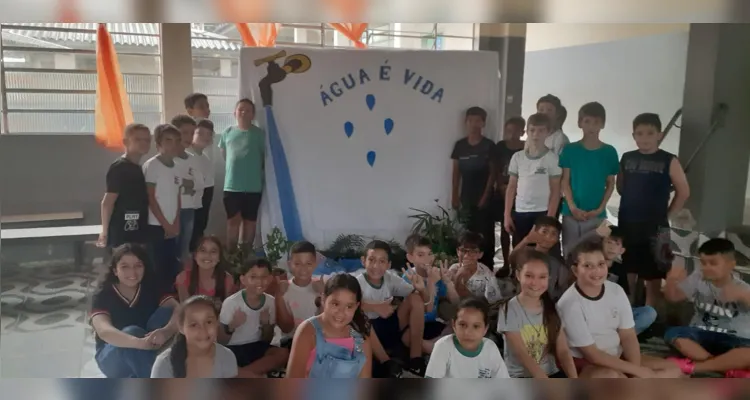 'Água é Vida' teve grande interesse das demais turmas após confecção dos educandos.