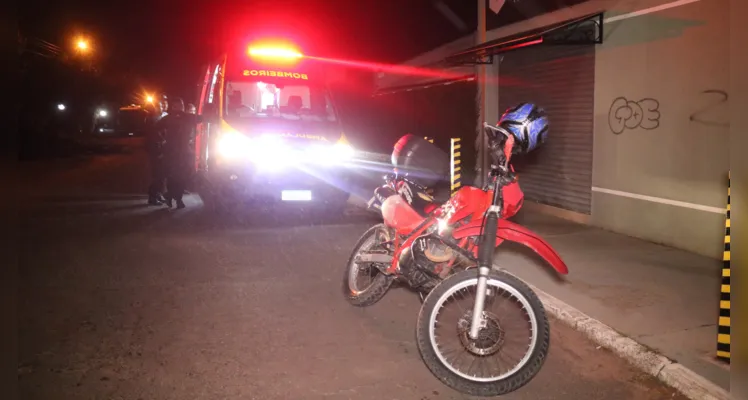 Motociclista se fere em colisão contra carro |