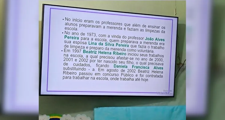 A turma estudou sobre a história da escola e confeccionou cartões para os funcionários e corpo docente.