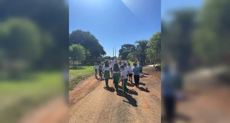 Com a realização de estudos, que envolveram a videoaula do projeto Vamos Ler, a turma se preparou para ir a campo e ajudar no enfrentamento à dengue.